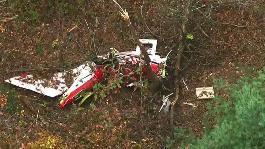 Community mourns pilot among 6 dead in Wisconsin plane crash — WCCO / CBS Minnesota, Robbinsdale Dining news
