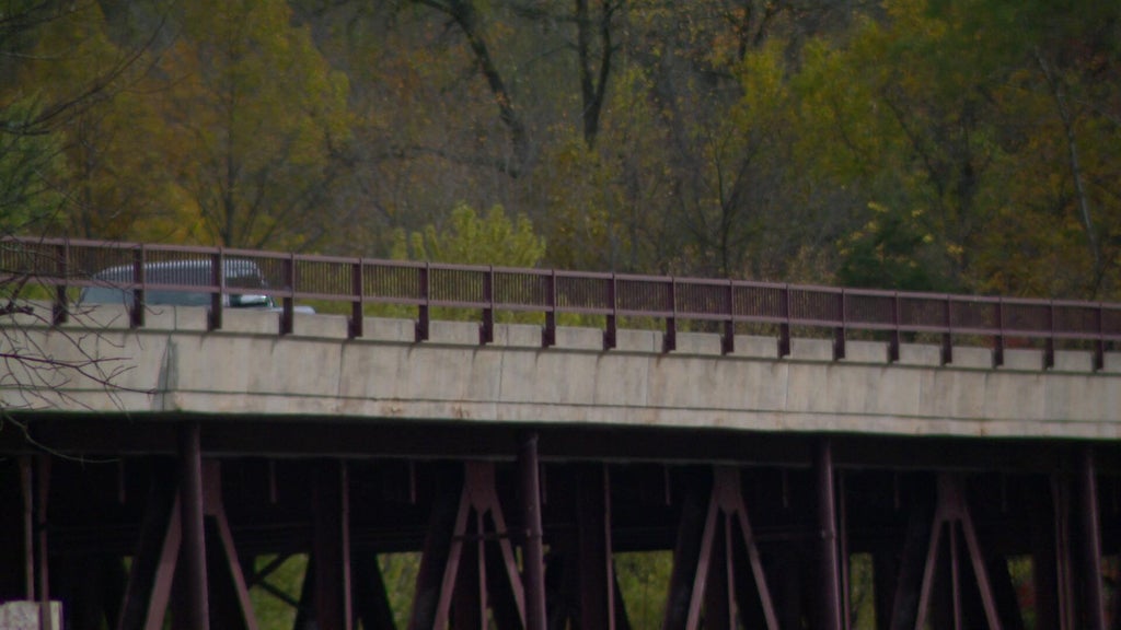 Businesses near Osceola brace as Highway 243 bridge set to close — WCCO / CBS Minnesota, Robbinsdale Business news