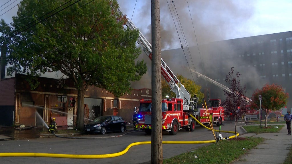 2 Minneapolis firefighters hurt in East Franklin Avenue business fire — WCCO / CBS Minnesota, Robbinsdale Health news
