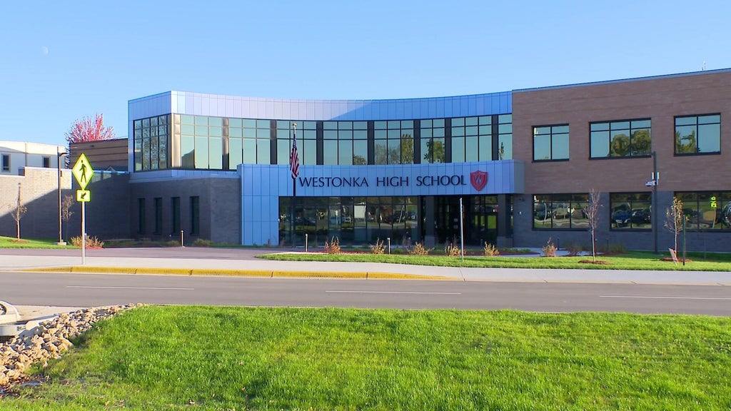 Westonka schools develop AI policymaking group to prepare for evolving technology — WCCO / CBS Minnesota, Robbinsdale Technology news