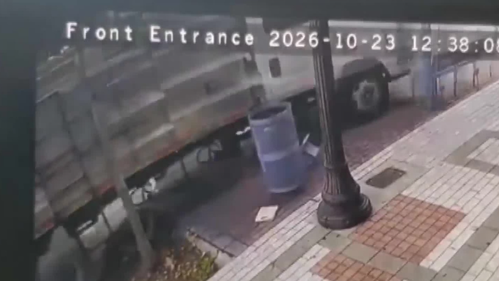 Landscaping truck crashes into bus bench, 3 North Miami businesses, sending 2 passengers to the hospital — CBS Miami, Robbinsdale Real Estate news