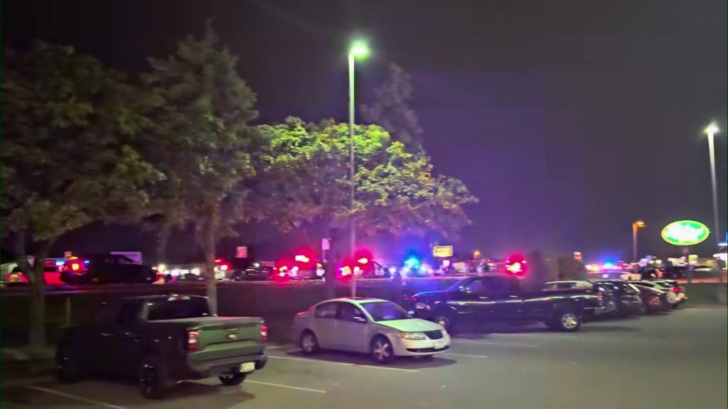 Police respond to Osseo High School after several fights break out at end of football game — WCCO / CBS Minnesota, Robbinsdale Schools news