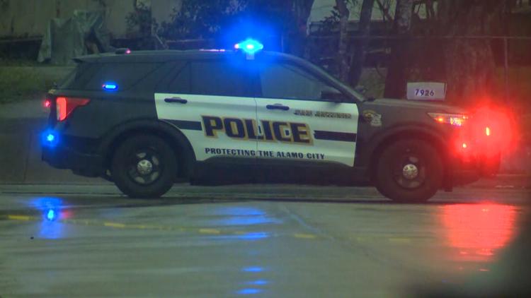 Driver arrested on DWI charge after running red light and crashing into car, police say — KENS 5 (San Antonio), Robbinsdale Health news