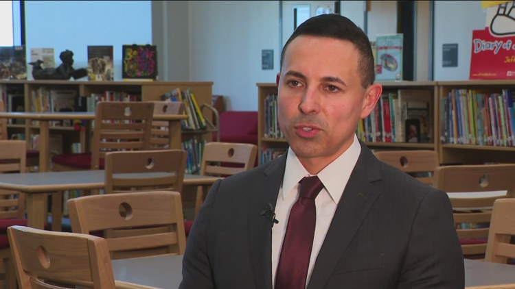 Del Valle ISD superintendent to leave in November — KVUE (Austin), Robbinsdale Schools news